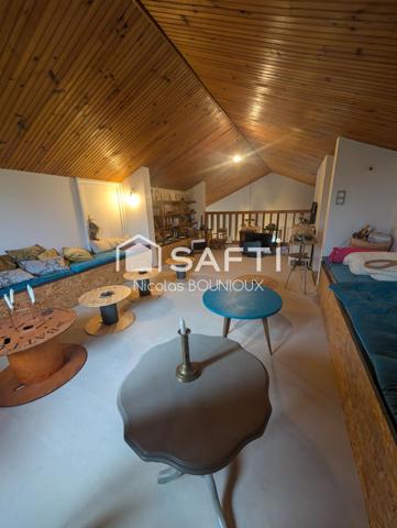 maison d'architecte de 1970 , chaleureuse très familiale et conviviale ouverte avec véranda sur terrasse et jardin intime