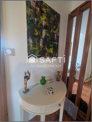 maison d'architecte de 1970 , chaleureuse très familiale et conviviale ouverte avec véranda sur terrasse et jardin intime