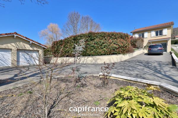 Coup de cœur assuré : Maison 135 m² avec jardin, garage double et suite parentale — Sainte-Catherine (69)