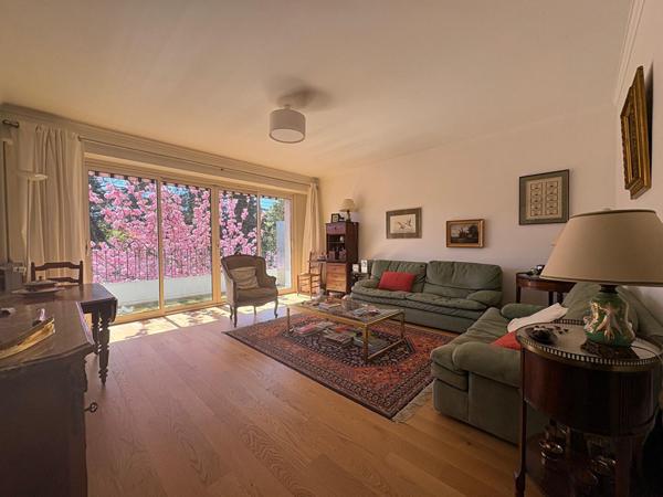 Angers CATHO appartement de type 3 de 85m² avec garage, cave dans résidence avec ascenseur