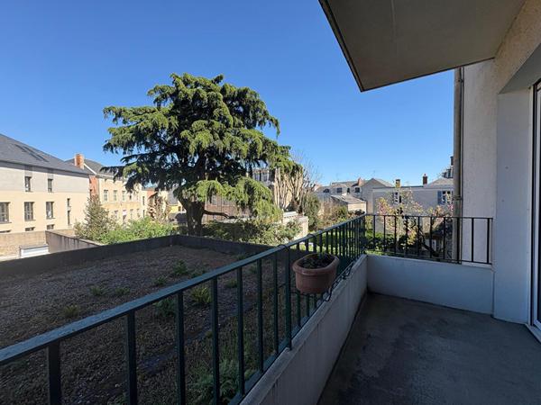 Angers CATHO appartement de type 3 de 85m² avec garage, cave dans résidence avec ascenseur