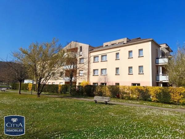 Appartement à louer 2 pièces 56.15m² Gravigny (27930)