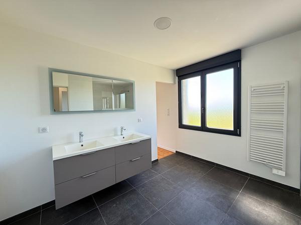 47110 SAINTE LIVRADE SUR LOT A Ste Livrade/Lot maison rénovée sur deux niveaux