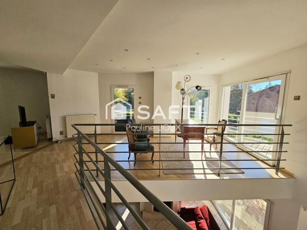 Maison individuelle 375m2 avec garage et terrain arboré