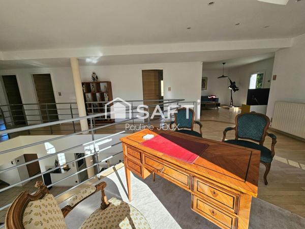 Maison individuelle 375m2 avec garage et terrain arboré