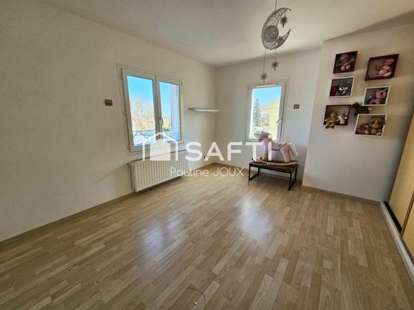 Maison individuelle 375m2 avec garage et terrain arboré