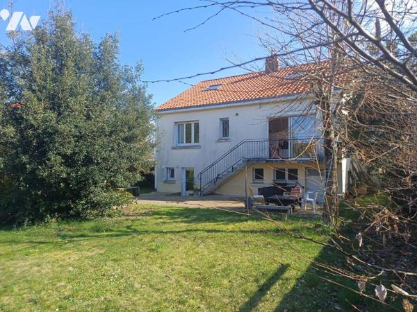 A VENDRE à REZE quartier Chatelier - Maison nantaise de 179m2 hab. avec jardin