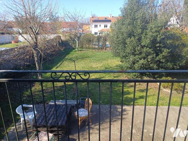 A VENDRE à REZE quartier Chatelier - Maison nantaise de 179m2 hab. avec jardin