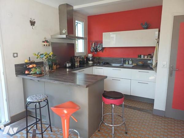 A VENDRE à REZE quartier Chatelier - Maison nantaise de 179m2 hab. avec jardin