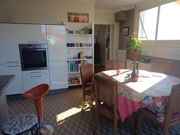 A VENDRE à REZE quartier Chatelier - Maison nantaise de 179m2 hab. avec jardin