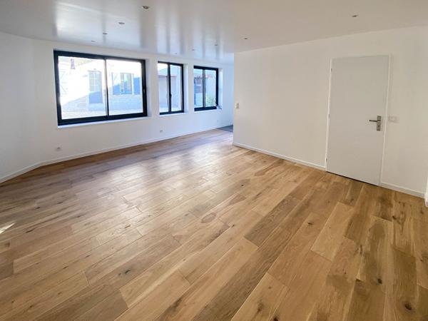 VAUREAL VILLAGE Maison en DUPLEX de 63 m2 avec 2 places de parking.