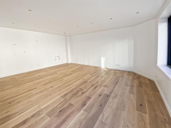 VAUREAL VILLAGE Maison en DUPLEX de 63 m2 avec 2 places de parking.