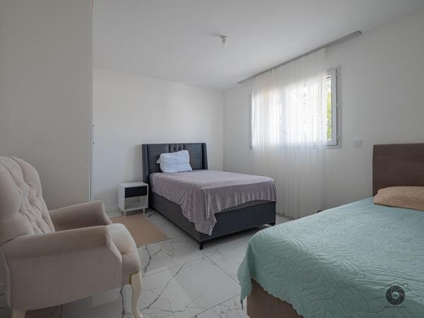 Maison a Trelaze de 5 pieces, 4 chambres avec jardin et garage