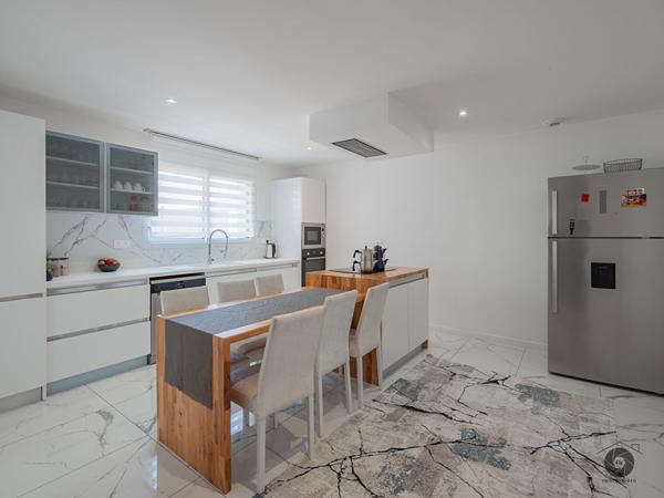 Maison a Trelaze de 5 pieces, 4 chambres avec jardin et garage