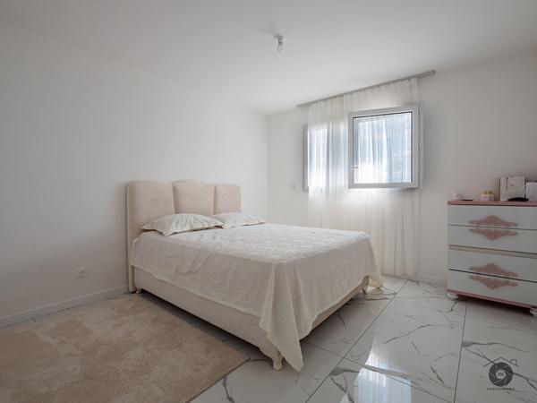 Maison a Trelaze de 5 pieces, 4 chambres avec jardin et garage