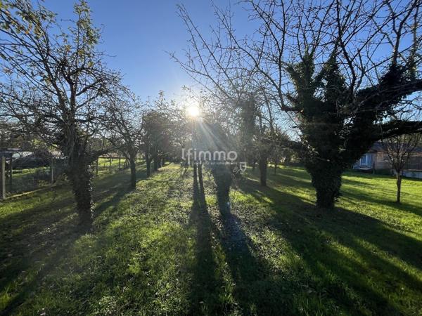 Terrain constructible de 738m²