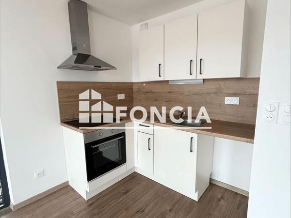 Location Appartement 4 pièces 99 m² - 9 RUE SERGENT RENE-MARIE RIVIERE Saint Etienne 42000