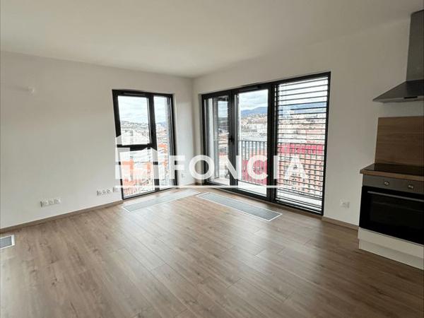 Location Appartement 4 pièces 99 m² - 9 RUE SERGENT RENE-MARIE RIVIERE Saint Etienne 42000