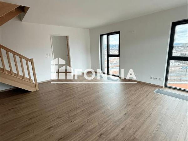 Location Appartement 4 pièces 99 m² - 9 RUE SERGENT RENE-MARIE RIVIERE Saint Etienne 42000