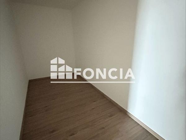 Location Appartement 4 pièces 99 m² - 9 RUE SERGENT RENE-MARIE RIVIERE Saint Etienne 42000