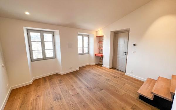 Maison à vendre    6 pièces • 208,70 m2 Biot