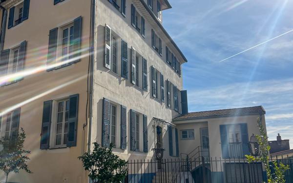 Maison à vendre    6 pièces • 208,70 m2 Biot