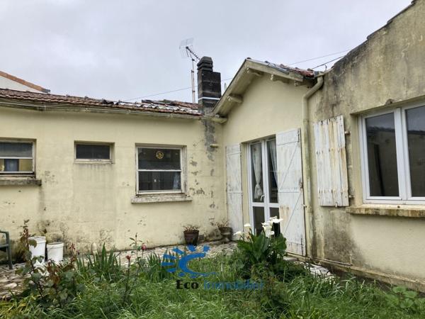LA ROCHELLE MAISON TYPE ECHOPPE à REHABILITER AVEC JARDIN AU CALME  La rochelle