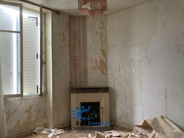 LA ROCHELLE MAISON TYPE ECHOPPE à REHABILITER AVEC JARDIN AU CALME  La rochelle