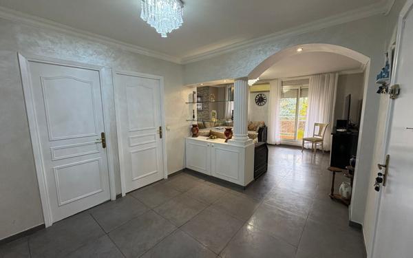 Appartement à vendre    4 pièces •  La Trinité