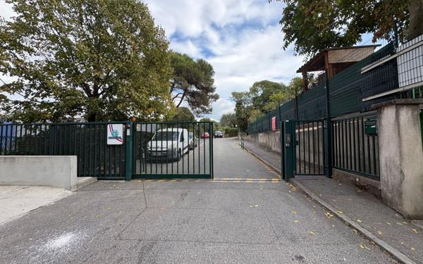 Appartement à vendre    4 pièces •  La Trinité