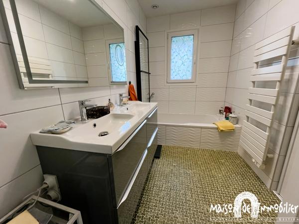 VENTE MAISON PROCHE PLAGE - 2 LOGEMENTS - SECTEUR BOISE - PISCINE - SUD ROYAN