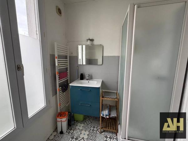 BREST - T3 MEUBLE DE 47M2 - PROCHE BUS ET ECOLES