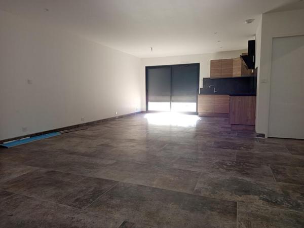 Villa Neuve Plain pied 83m², 2 chambres, Terrain 406m² à Chantemerle les Grignan 295000HAI