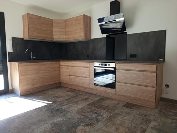 Villa Neuve Plain pied 83m², 2 chambres, Terrain 406m² à Chantemerle les Grignan 295000HAI