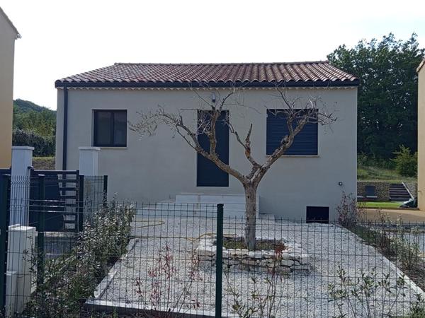 Villa Neuve Plain pied 83m², 2 chambres, Terrain 406m² à Chantemerle les Grignan 295000HAI