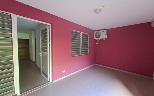 Appartement à vendre    2 pièces •  Remire-Montjoly