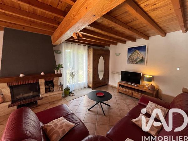 Maison à vendre 9 pièces 207 m² Roquefeuil