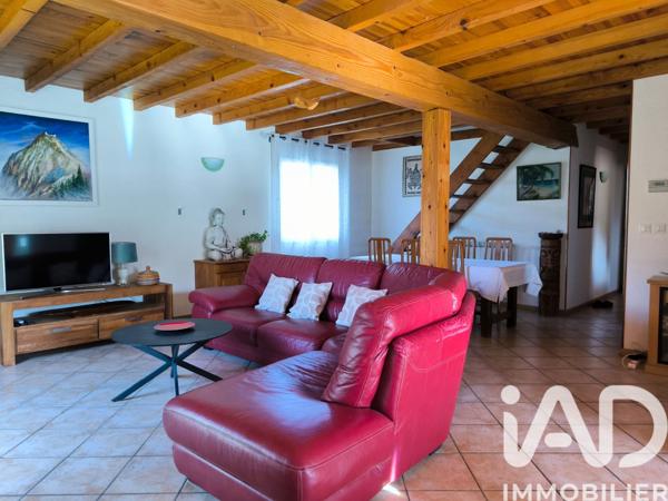 Maison à vendre 9 pièces 207 m² Roquefeuil