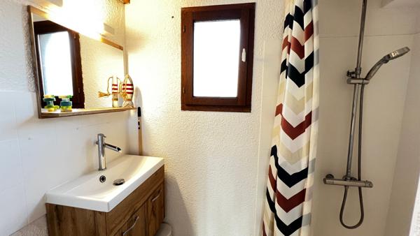 Maison en résidecne sécurisée, avec jardin, 2 places de parking