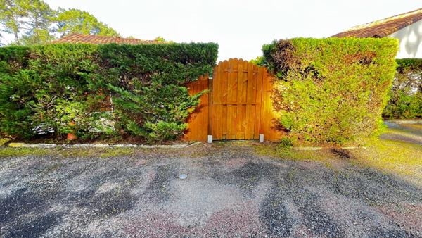 Maison en résidecne sécurisée, avec jardin, 2 places de parking