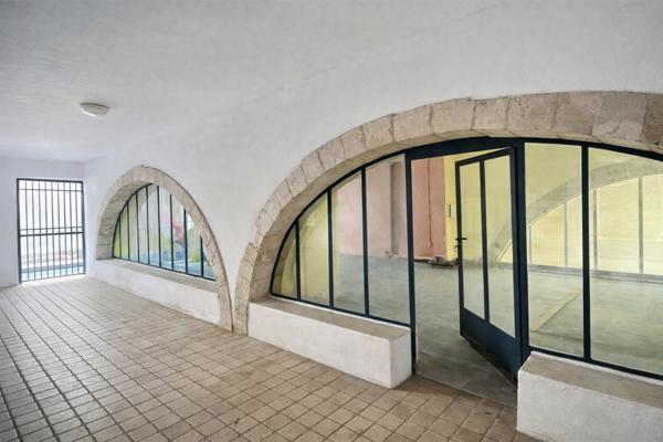 Local professionnel 50 m² + cave 40 m² - Hyper-centre Béziers