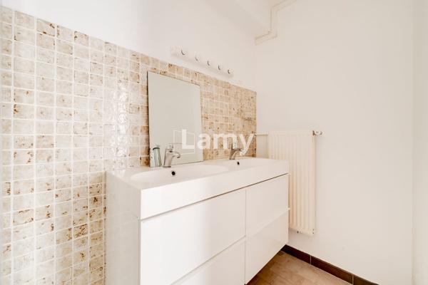 Appartement+ parking sous sol et cave