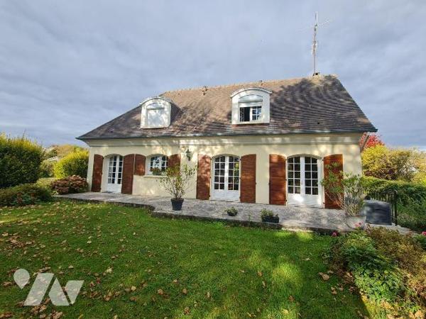 OISEMONT - Maison familiale aux beaux volumes édifiée sur sous-sol total comprenant au rez-de-c...