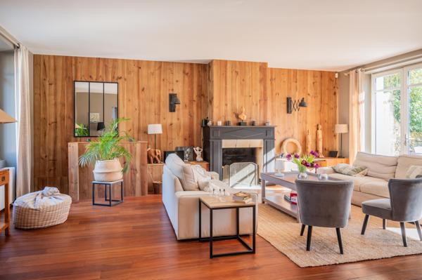 Maison
         9 pièces
        - 196 m² Bien prestige 796 950 € *