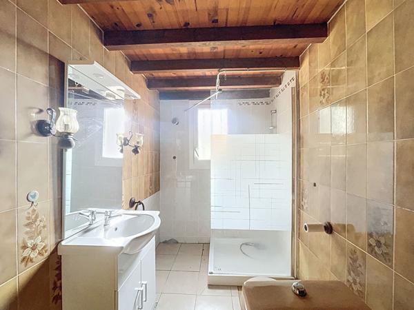 Maison Villeneuve 5 pièces 148 m²,  garage, abris et dépendance