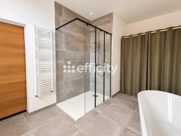 Maison
         3 pièces
        - 75 m² 188 000 €*
