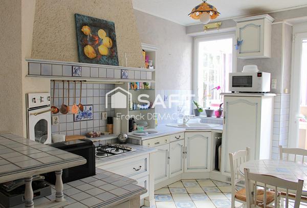 2 maisons + grange à 279 000 € ! Opportunité rare !