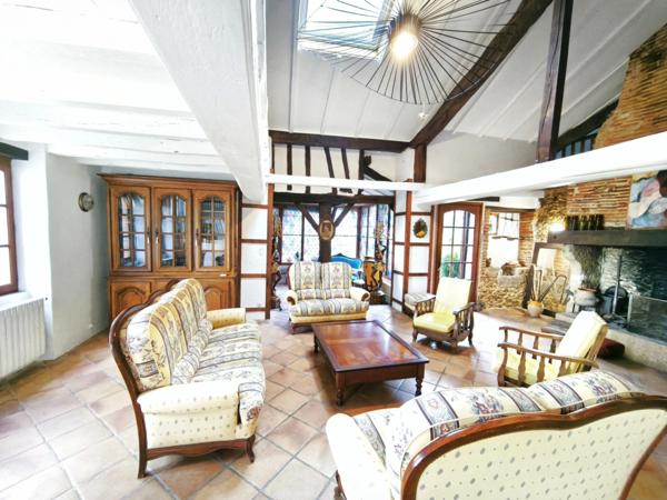 Propriété, Corps de ferme à vendre 9 pièces SAINT GEIN (40)