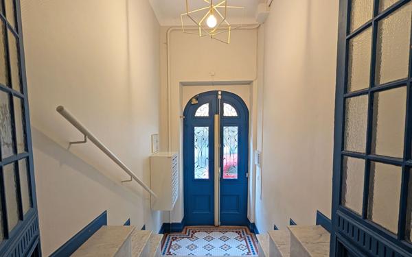 Appartement à vendre    2 pièces • 68 m2 Nice