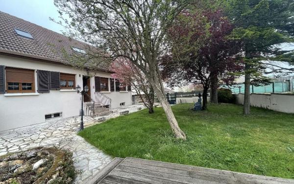 Appartement à louer    3 pièces • 78,85 m2 Arpajon